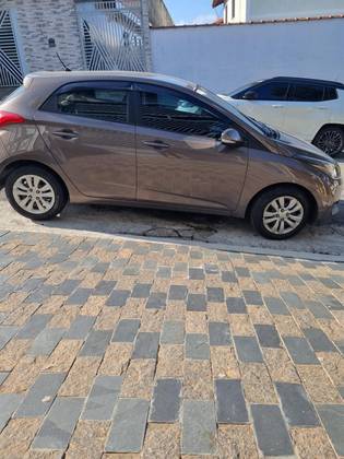 HYUNDAI HB20 1.0 COMFORT PLUS 12V FLEX 4P MANUAL
